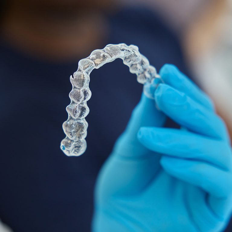 Ankara Ortodonti, Ankara Şeffaf Plak, Ankara Invisalign, Ankara Diş Teli, Ankara Çene Cerrahisi, Ankara Gülüş Estetiği, Ankara Diş Beyazlatma